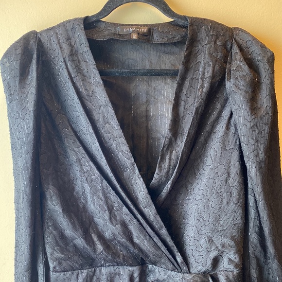 ✨BRAND NEW✨ DYNAMITE BLACK LEOPARD SPARKLY DRESS WITH RUFFLE DETAILING - Picture 10 of 16